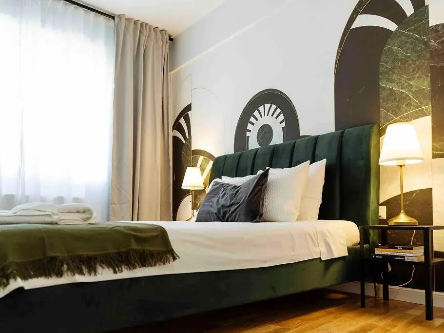 Sunny Large Flat - Top Location - Charming Balcony Bukareszt