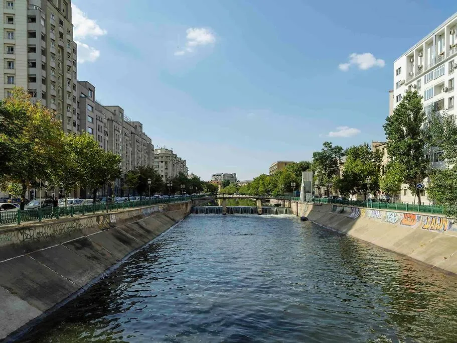 דירה בוקרשט Sunny Large Flat - Top Location - Charming Balcony