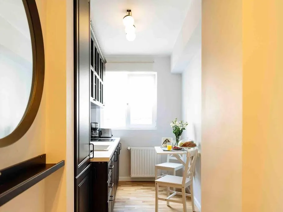 Sunny Large Flat - Top Location - Charming Balcony Bukareszt