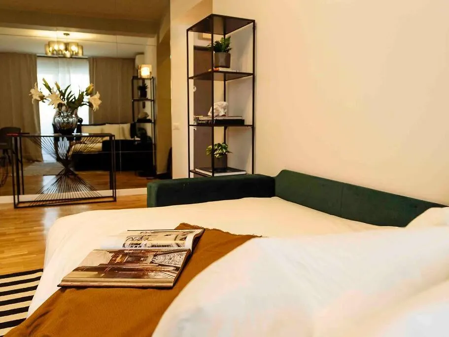 בוקרשט Sunny Large Flat - Top Location - Charming Balcony דירה