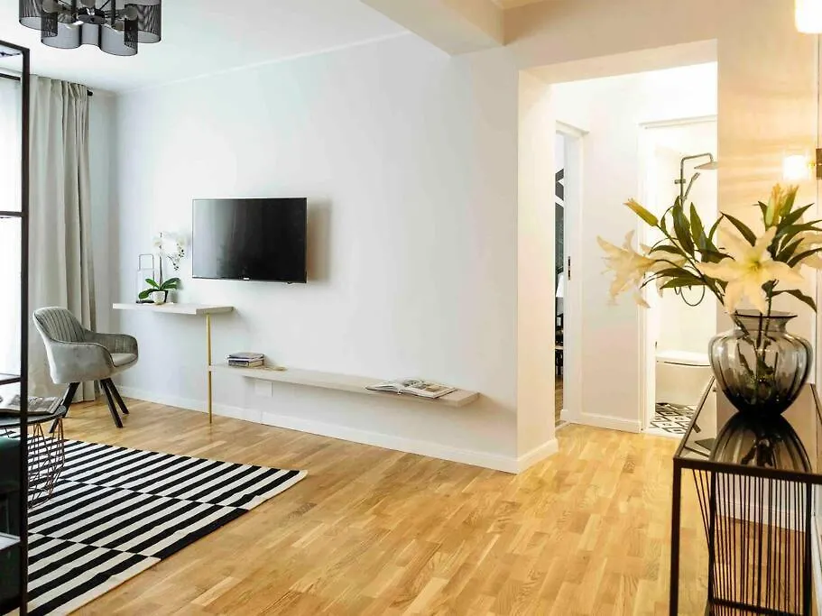 Sunny Large Flat - Top Location - Charming Balcony Бухарест 0*,  Румыния