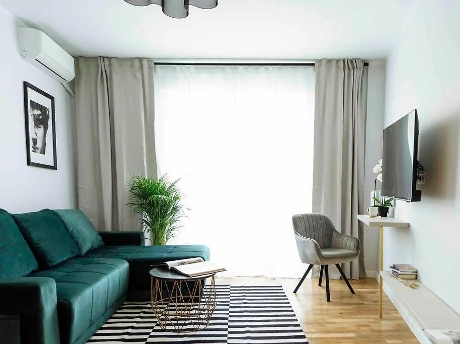 Sunny Large Flat - Top Location - Charming Balcony Бухарест Апартаменты