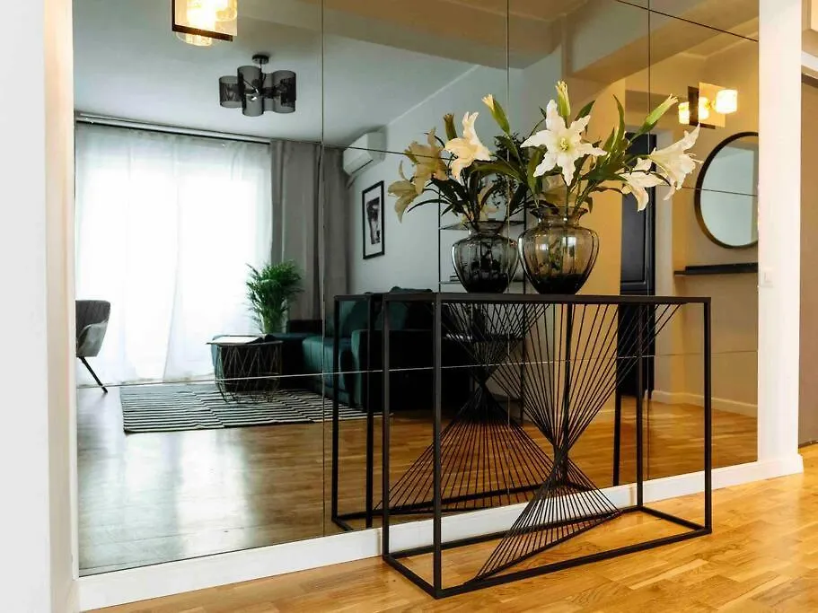 Апартаменты Sunny Large Flat - Top Location - Charming Balcony Бухарест