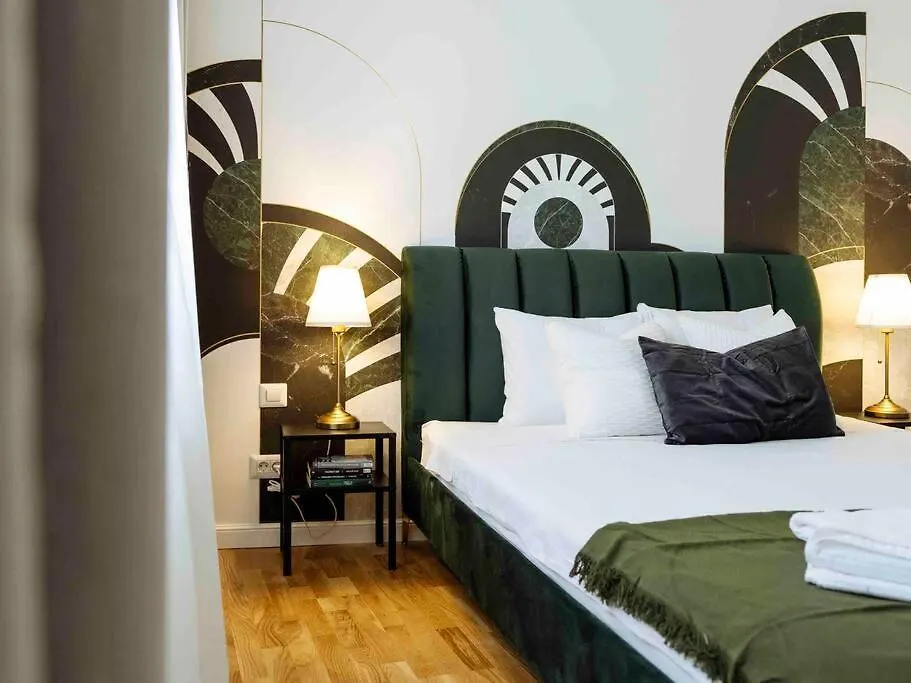 Sunny Large Flat - Top Location - Charming Balcony Бухарест 0*,